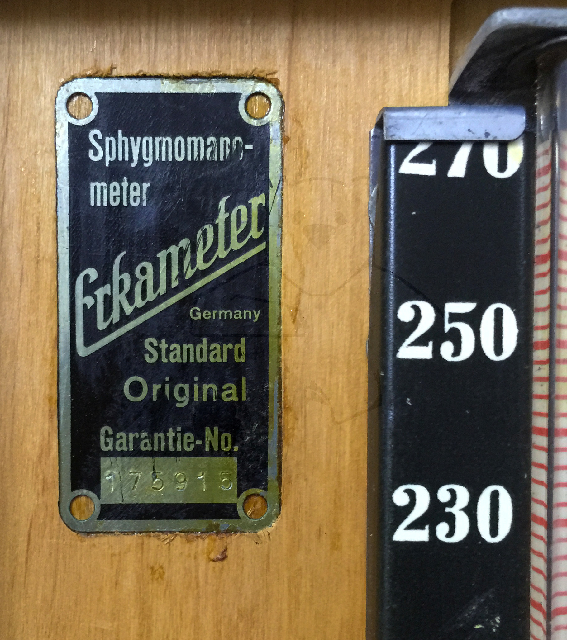 Erka Standard Blutdruckmesser (Sphygmomanometer), Originalzustand, 1940'er Jahre, Typenschild